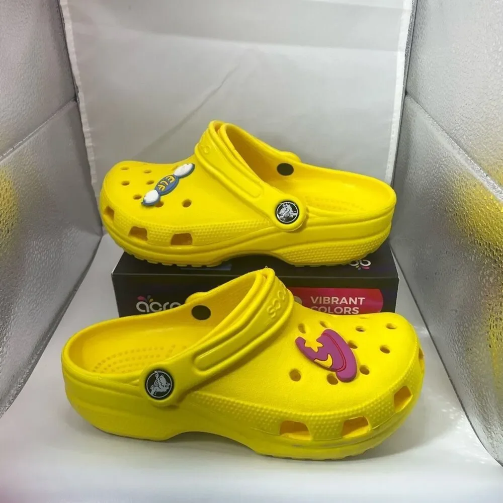 Crocs Classic Slip-on ClogSandals, size M/2,W/4, Waterproof